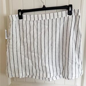 Old navy White and Black Striped Skirt